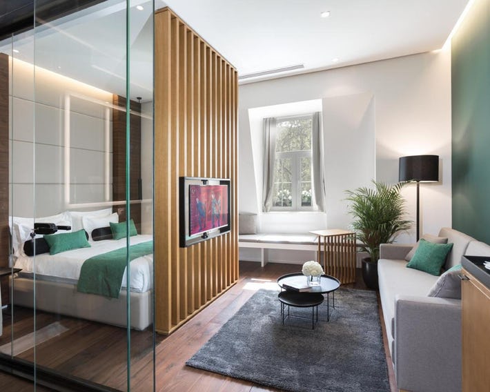 Dominic Smart & Luxury Suites - Parliament