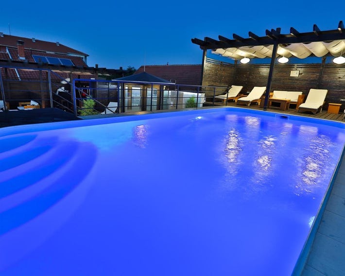 Garni Hotel Zen free parking