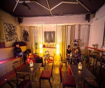 Fabrika Hostel & Gallery