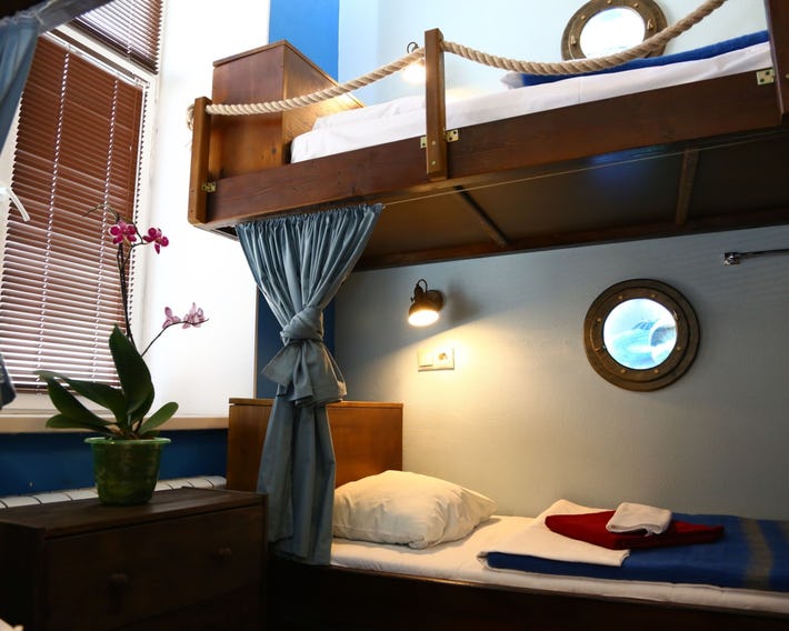 Mini Hotel on Baumanskaya - Artist Hostel