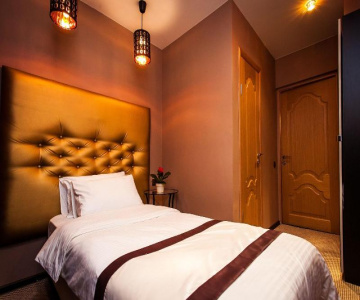 Leo Hotel