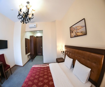 Don Kikhot Hotel