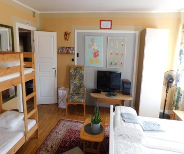 Solgården Vandrarhem Hostal B&B