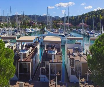 Floating Sea Houses MARINA LUX