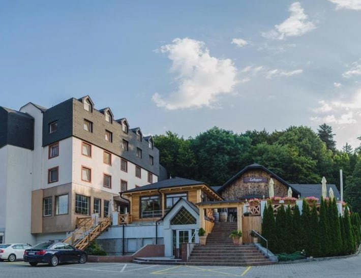 Hotel West