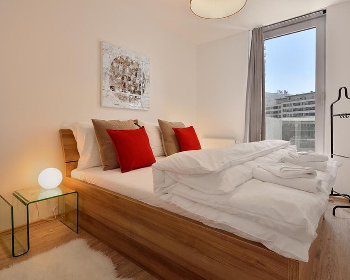 Apollis Business & Budget By Ambiente