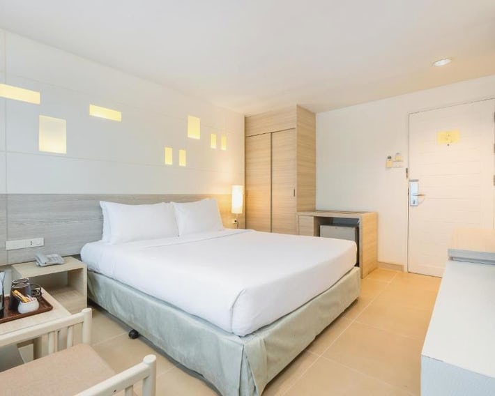 Sunshine Hotel & Residences