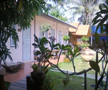 Natcha Guest House