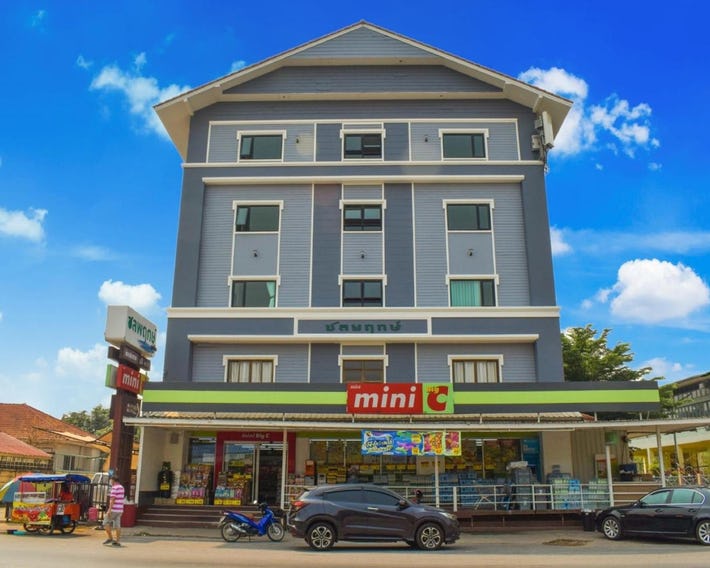 Chonlapruk Lakeside Hotel