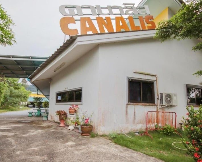 OYO 75310 Canalis Resort