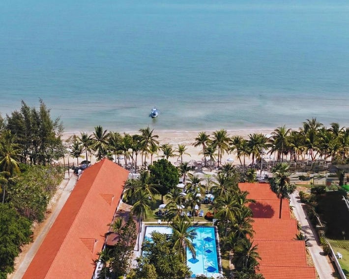 Dolphin Bay Beach Resort