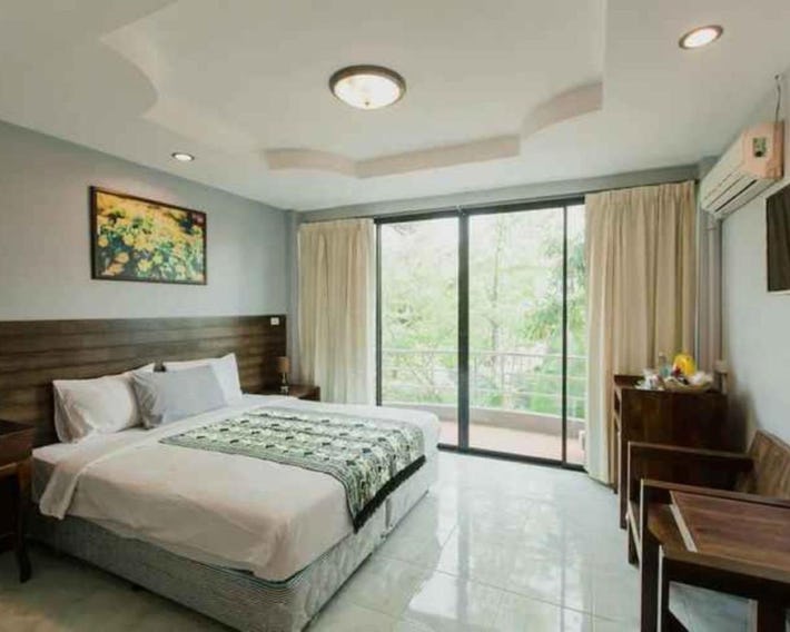 Platinum Place