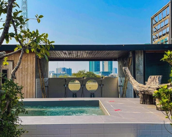 Blu Cabin Ari Stylish Gay Poshtel