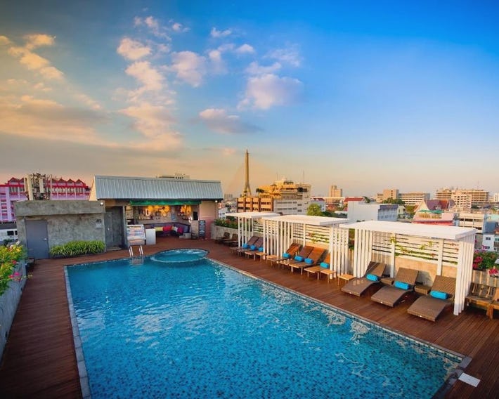 Nouvo City Hotel
