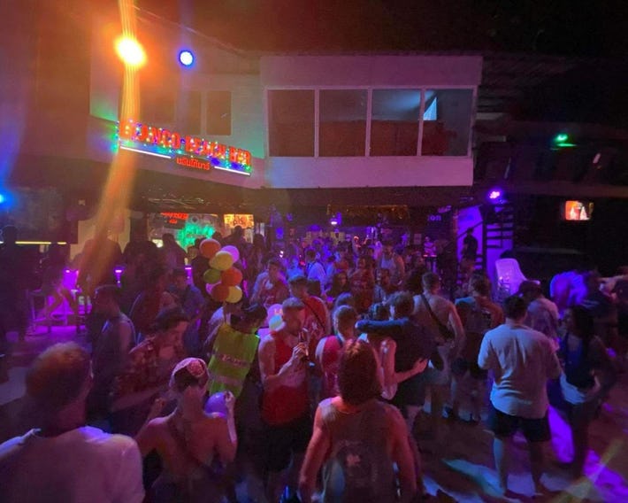Blanco Beach Bar Hostel