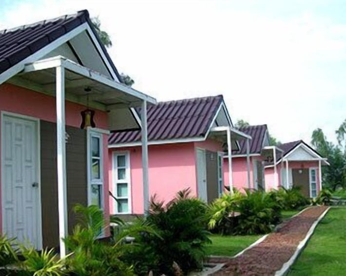Baan Rim Klong Resort
