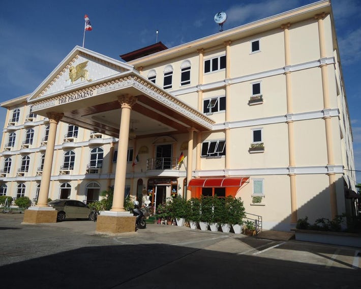 Phadaeng Hotel