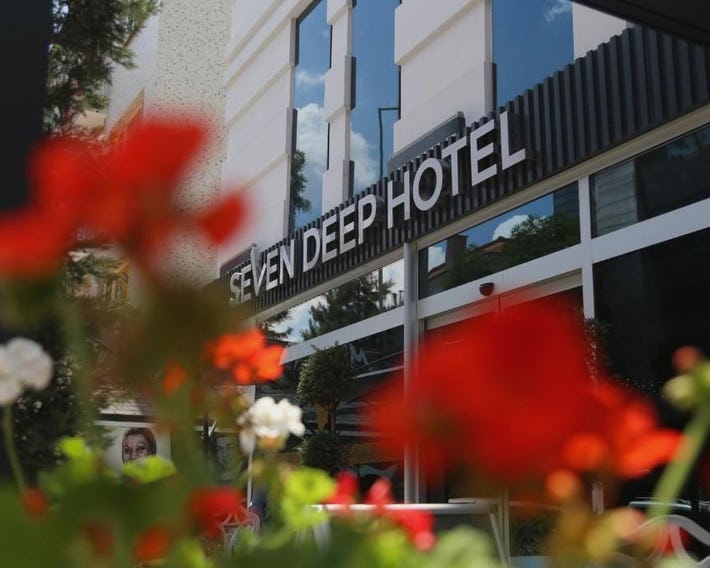 Seven Deep Hotel