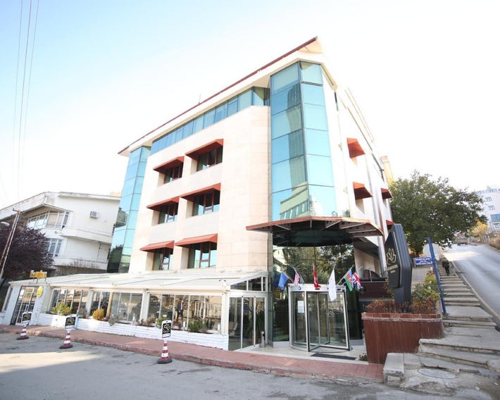 Grand Nora Hotel