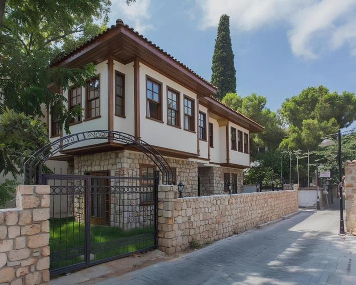 Cicerone Apart