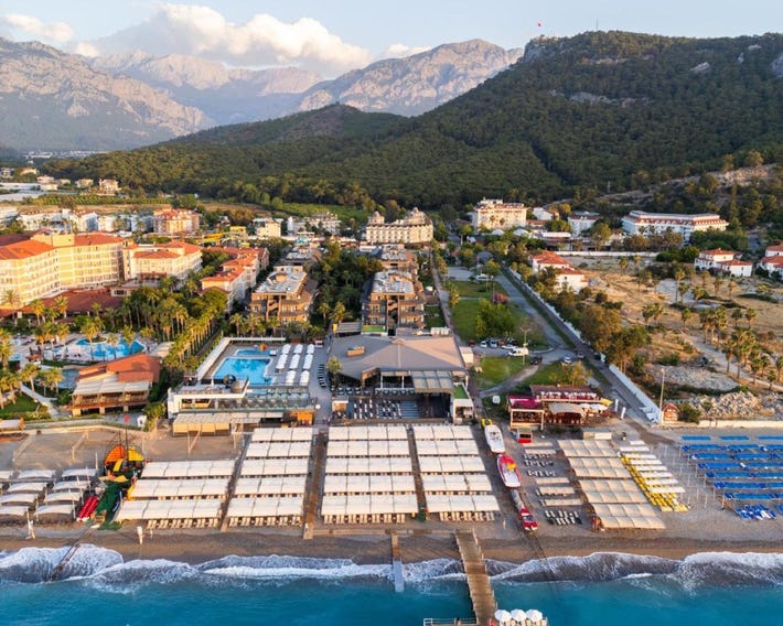 Sailor's Beach Club