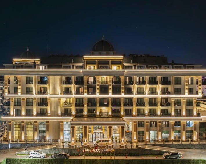 Serenity Queen Hotel