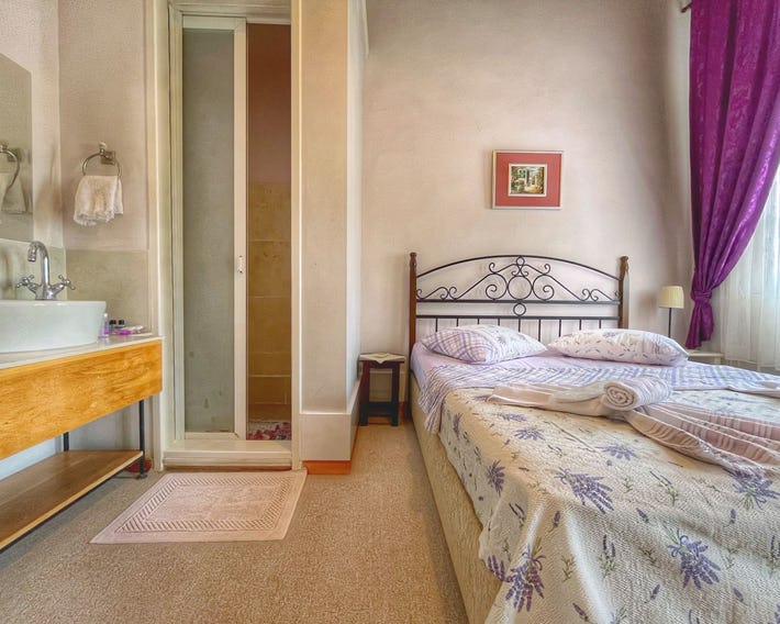 Eolya Guest House