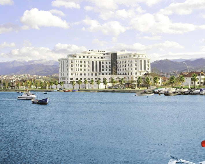 Wellborn Luxury Hotel