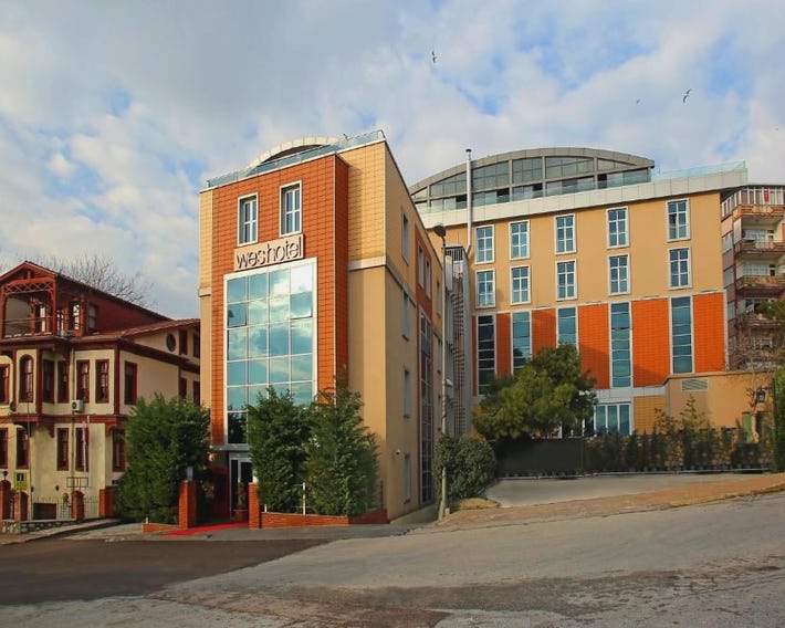 Wes Hotel