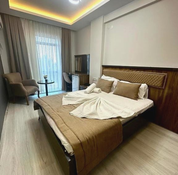 Grand Diamond Hotel
