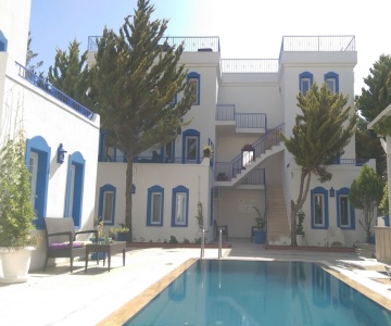 Zuzu's Kitchen & Apartments