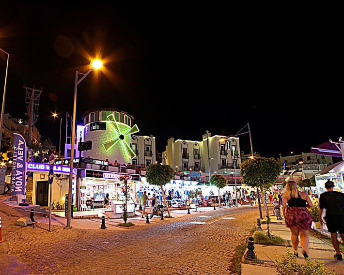Sky Vela Hotel