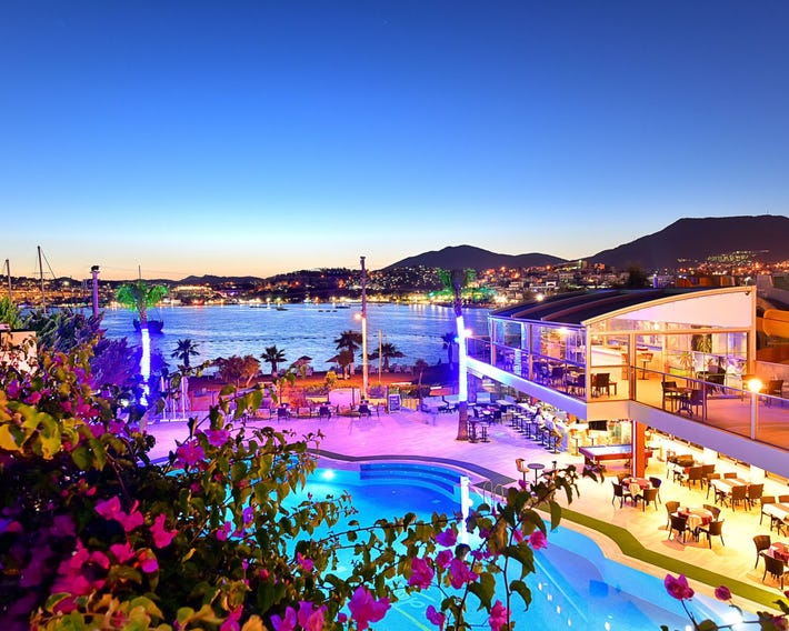 Tropicana Beach Hotel