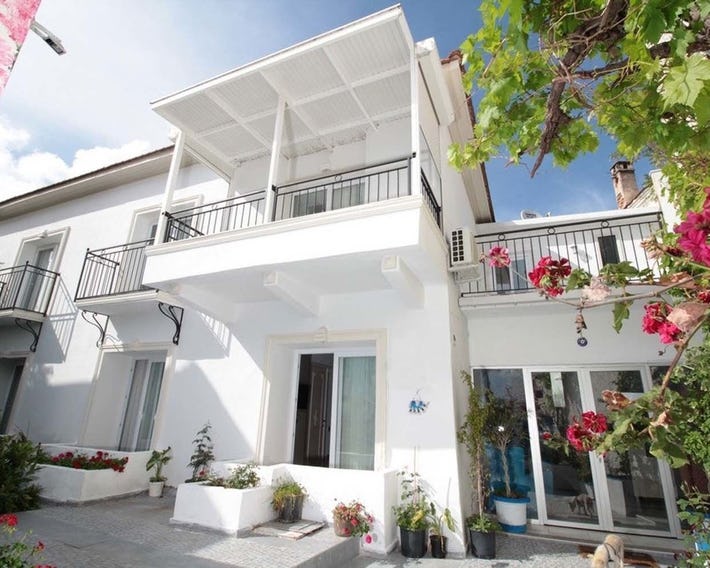 Double Inn Marina Hotel