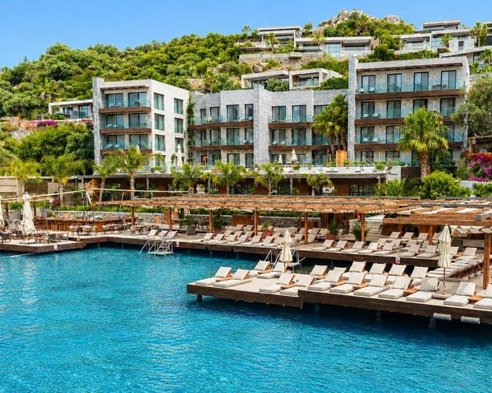 Mare Deluxe Residences & Villas