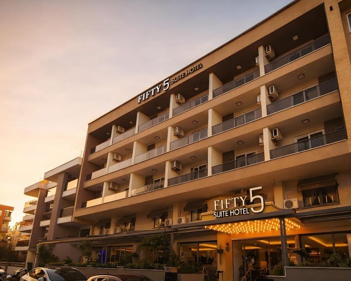 FIFTY5 Suite Hotel