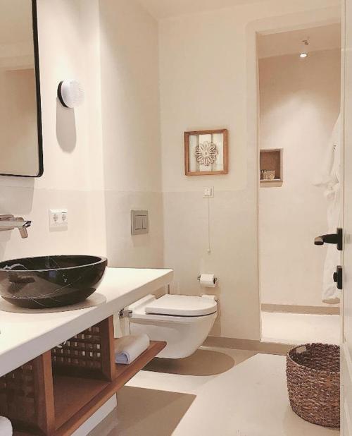 Pilos Suites