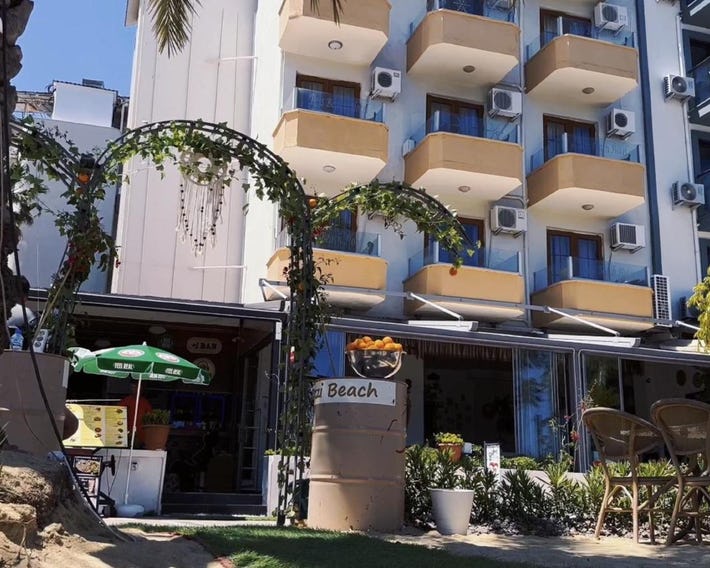 Reis Beach Hotel