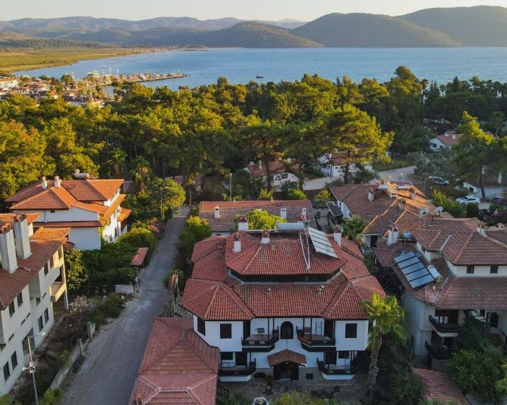 Liya Boutique Hotel & Suites