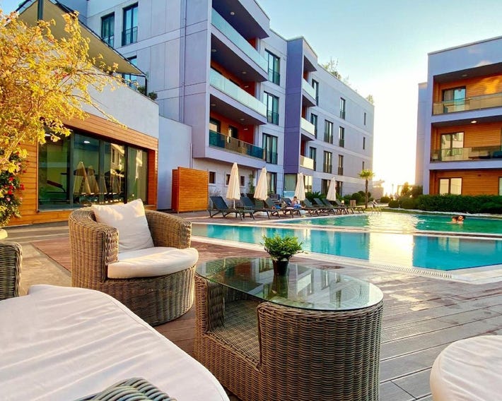 Green Hills Suites