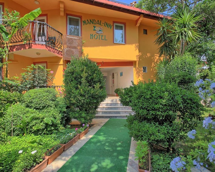 Mandalinn Hotel