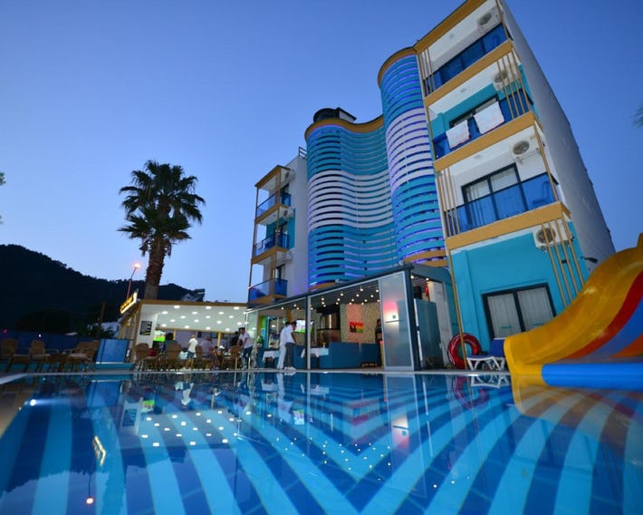 Yade Luxe Hotel
