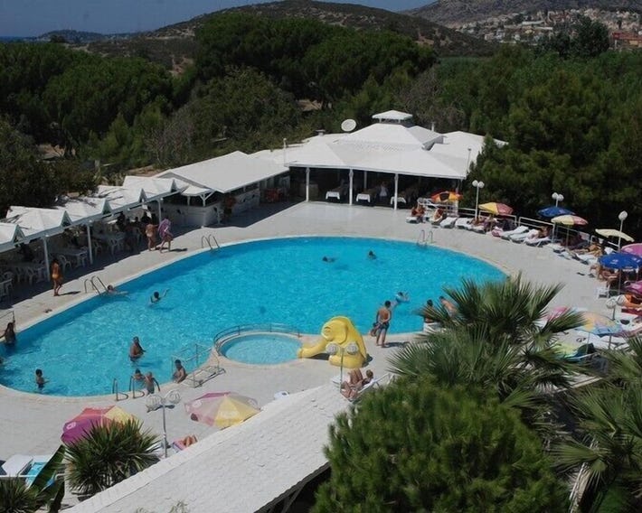 Flora Suites Hotel