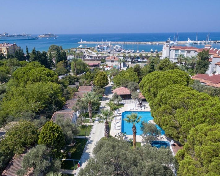 Risus Garden Hotel