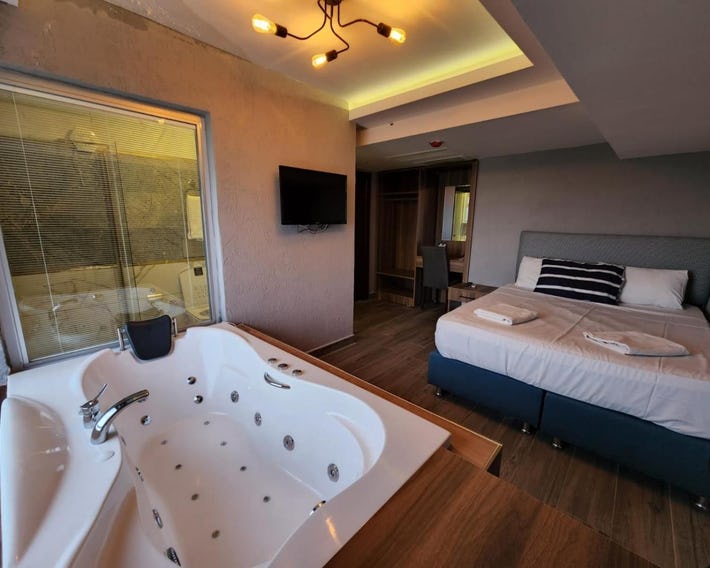 Martin City Hotel