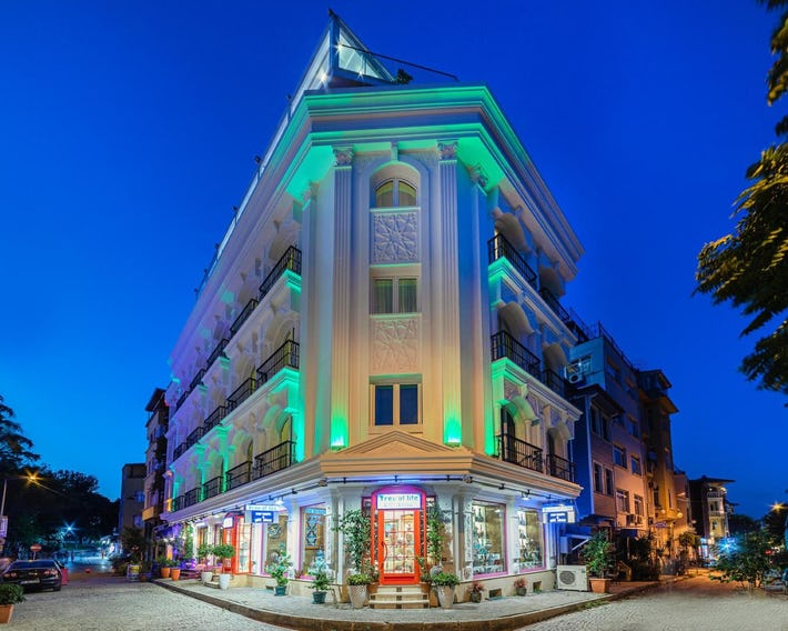 The Magnaura Palace Hotel