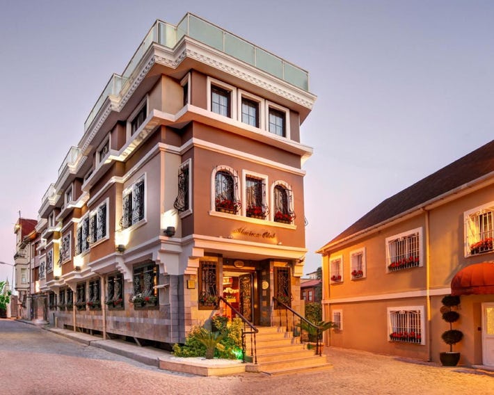 Almina Hotel