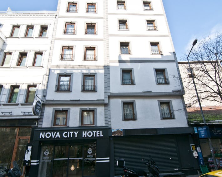 Nova City Hotel