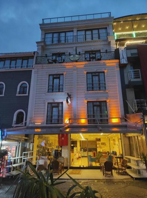 Magnaura House