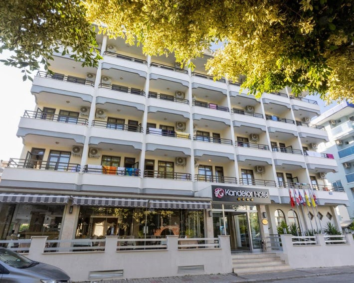 Kandelor Hotel
